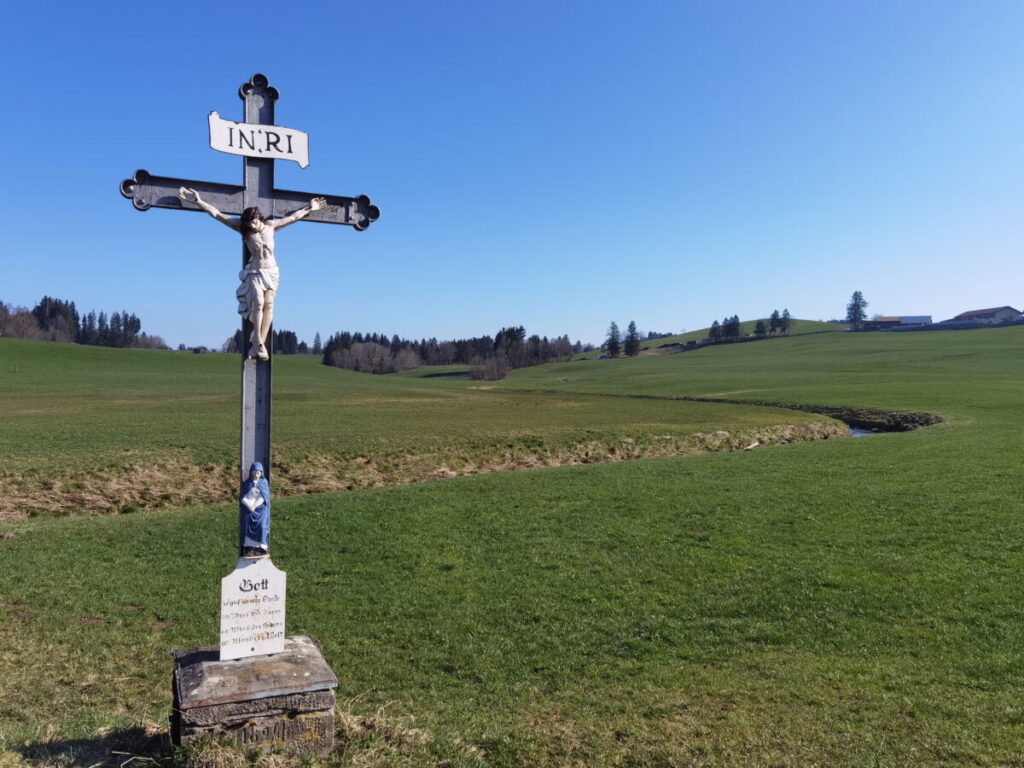 Geratser Wasserfall Wandern - vobei am Wegkreuz